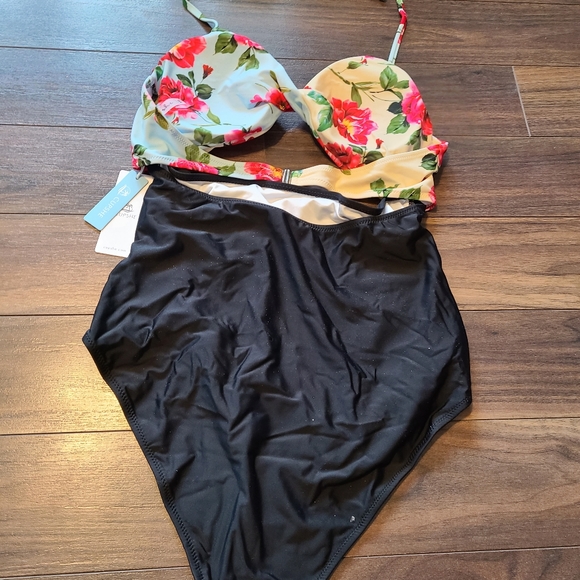 Cupshe one piece swim suit - Picture 2 of 3